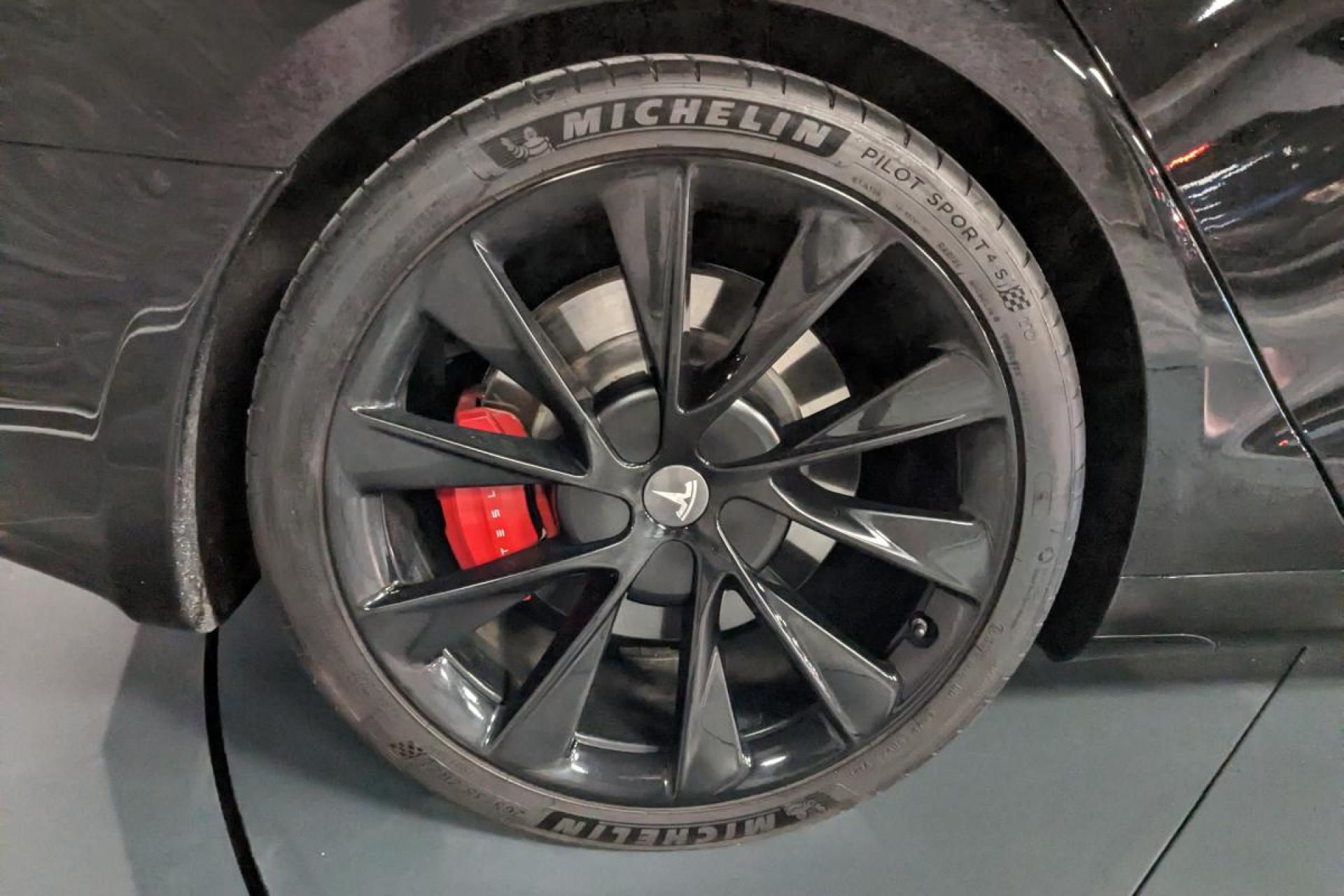 MILTON AVENUE TESLA MODEL S MODEL S PERFORMANCE MODE LUDICROUS
